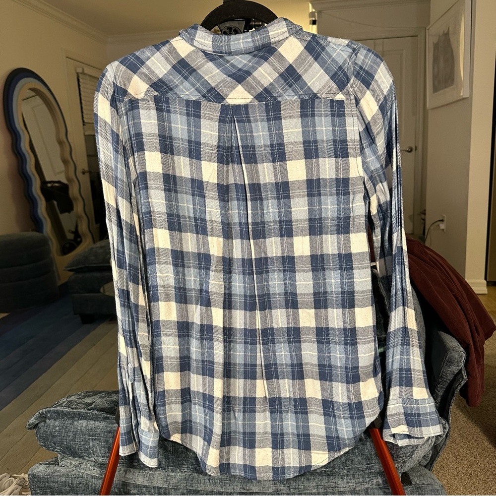 Calvin Klein Jeans Women’s Super Soft Button-Down Flannel in Blue/White Plaid - Picture 2 of 4